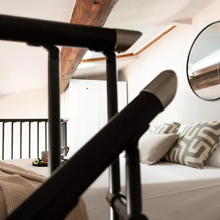 Florentia Art Apartment *